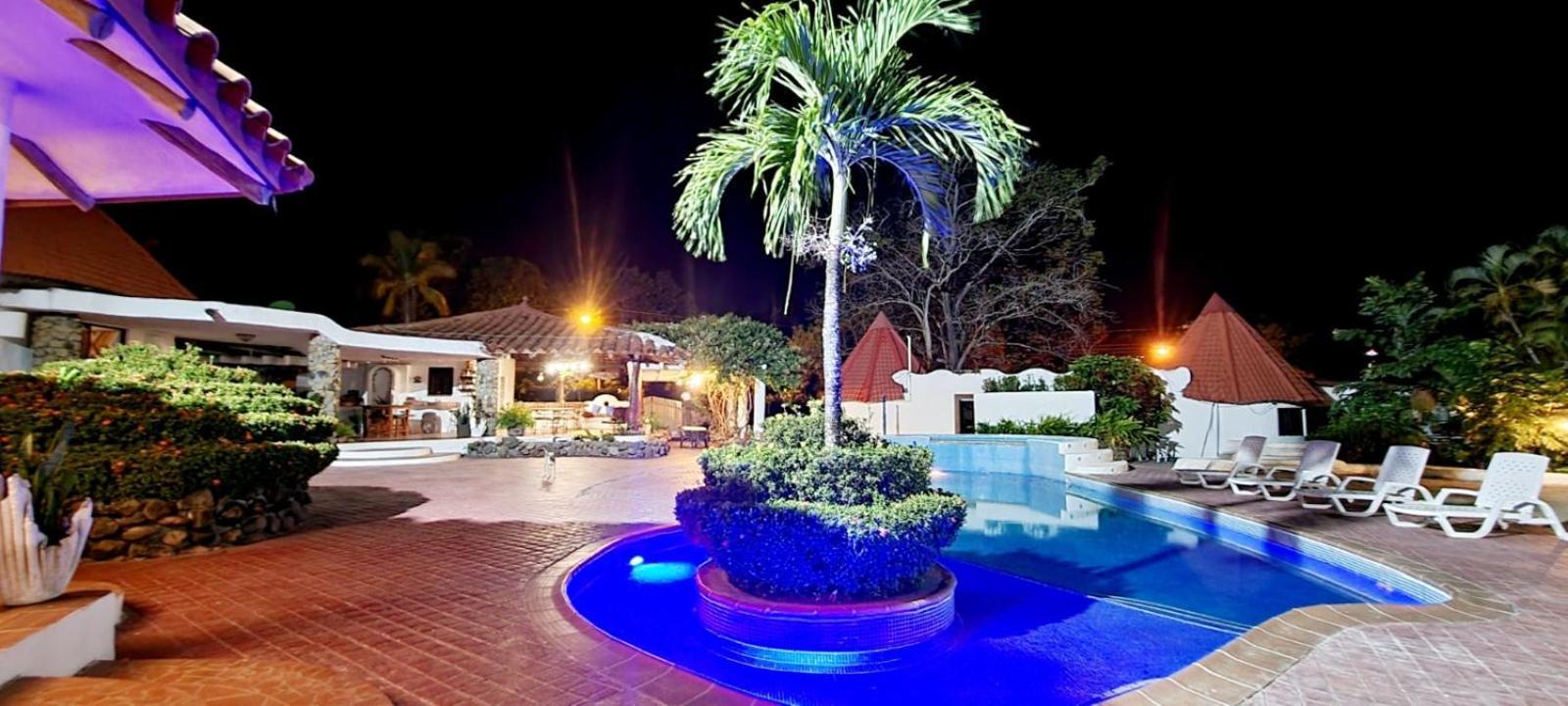Mia Nueva Gorgona Hotel Ngoại thất bức ảnh
