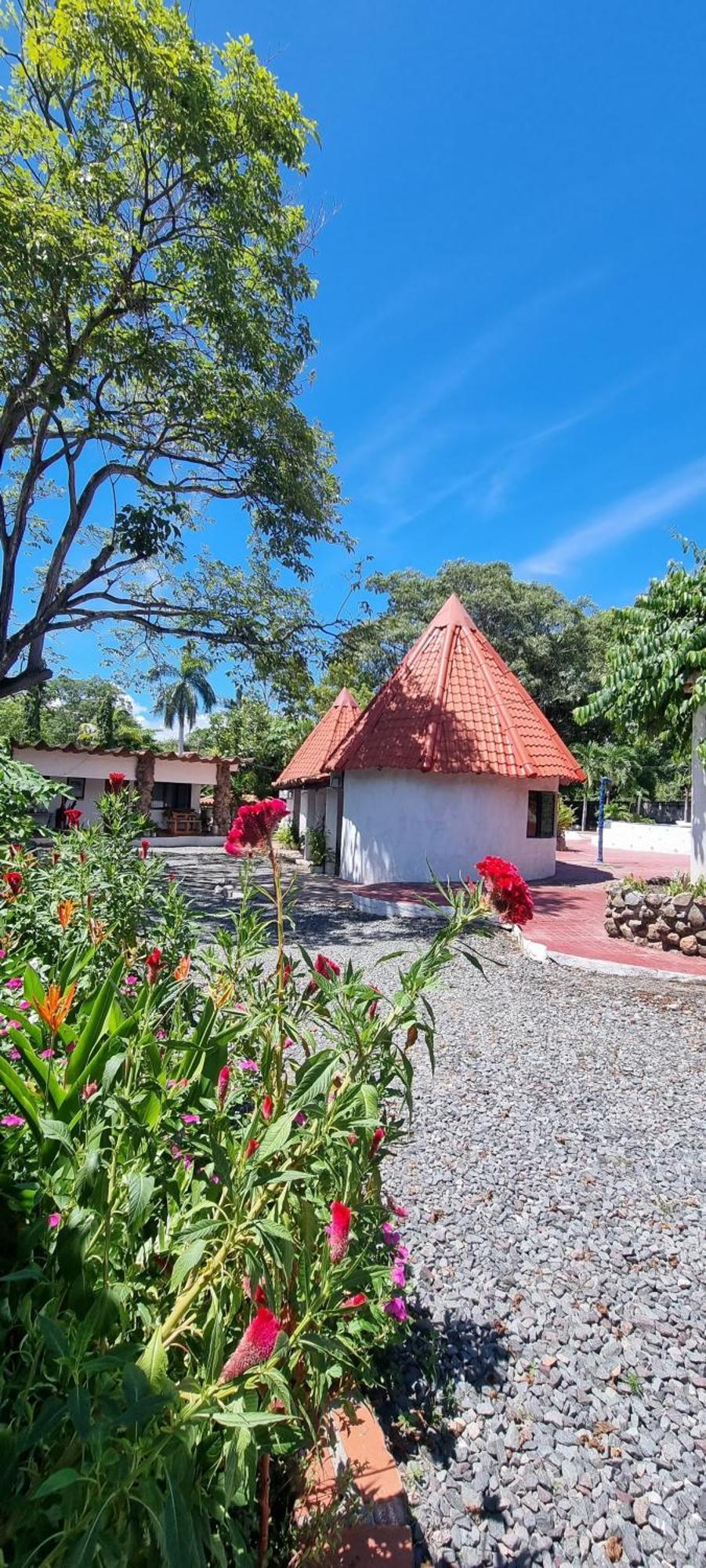Mia Nueva Gorgona Hotel Ngoại thất bức ảnh