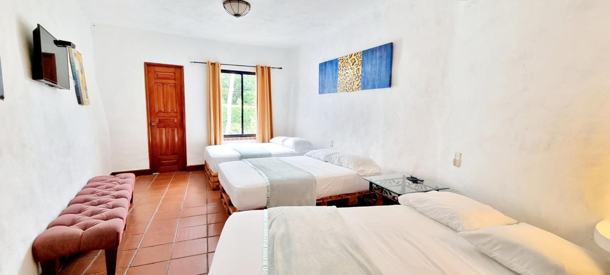 Mia Nueva Gorgona Hotel Ngoại thất bức ảnh