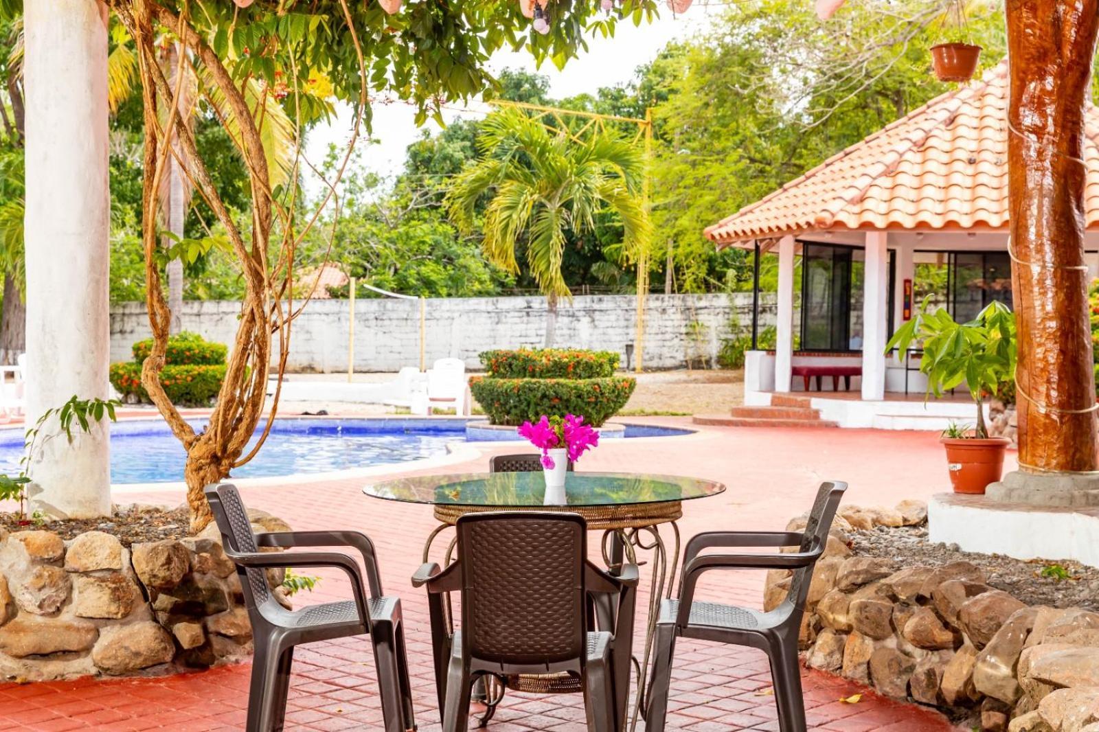 Mia Nueva Gorgona Hotel Ngoại thất bức ảnh