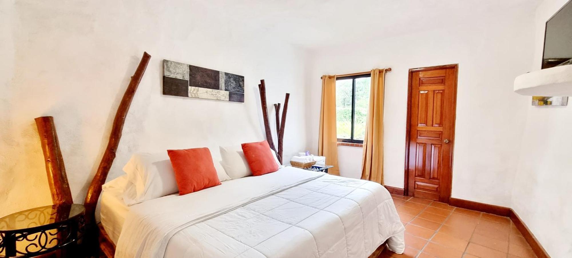 Mia Nueva Gorgona Hotel Ngoại thất bức ảnh