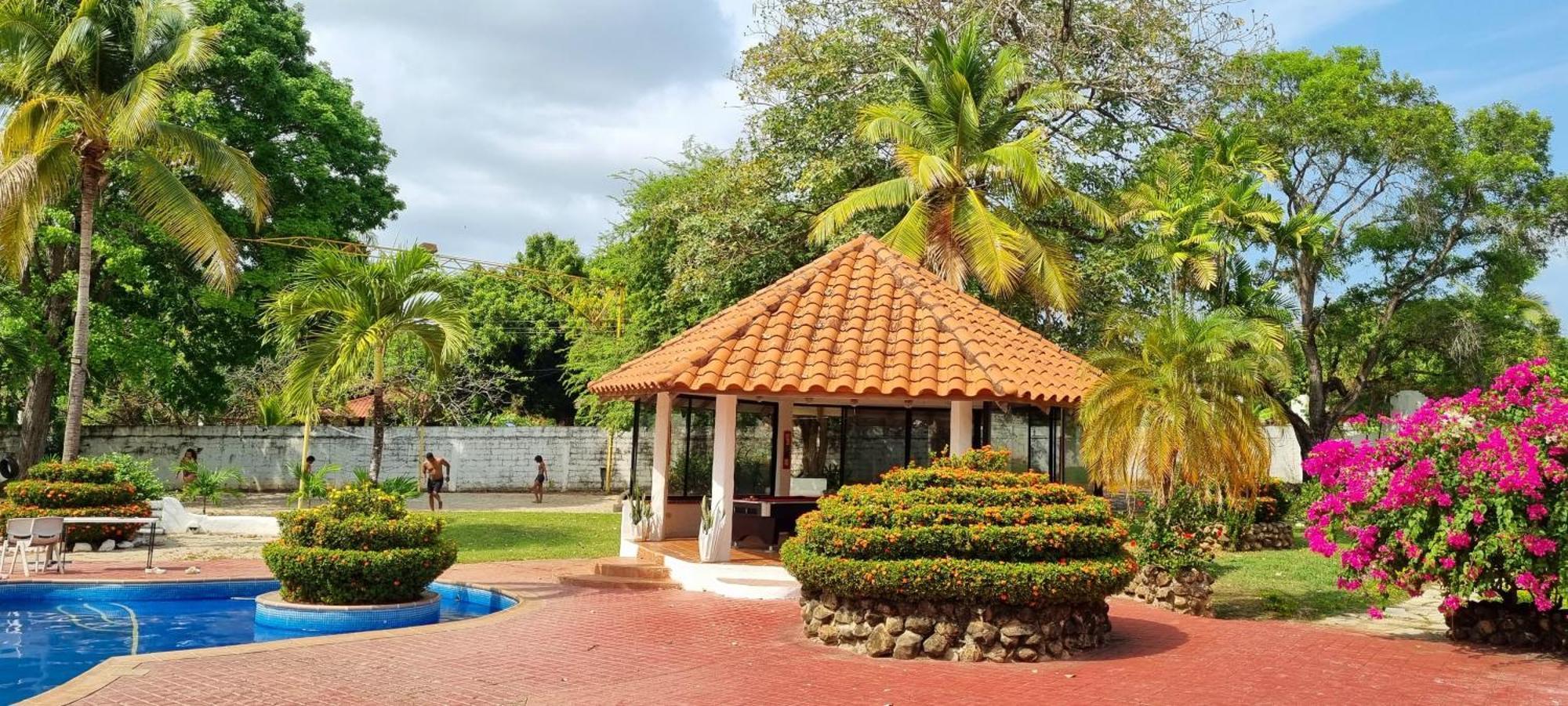 Mia Nueva Gorgona Hotel Ngoại thất bức ảnh