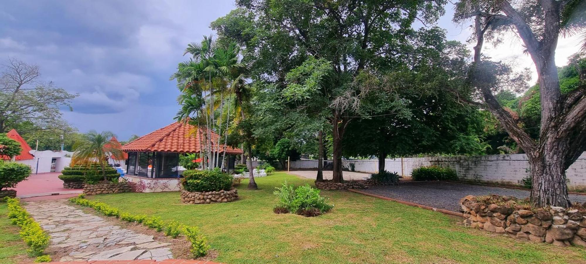 Mia Nueva Gorgona Hotel Ngoại thất bức ảnh