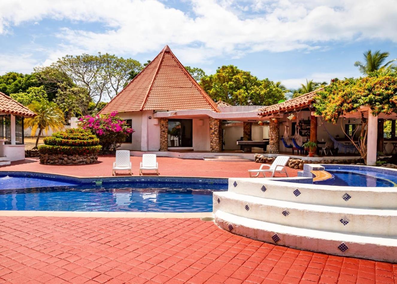 Mia Nueva Gorgona Hotel Ngoại thất bức ảnh